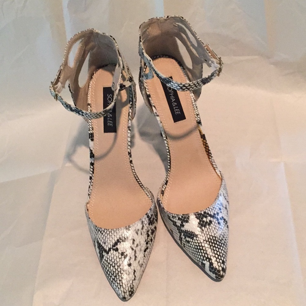 Sophia & Lee Stilettos Size 8.5 BlackGray Snakeskin Edgy Coquette Bold Neutral